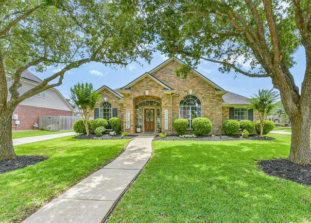 Property at 3418 Crossbranch Ct, Pearland, TX 77581, 3 beds, 2 baths