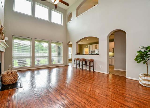 Property at 1638 Brookstone Ln, Sugar Land, TX 77479, 4 beds, 3.5 baths