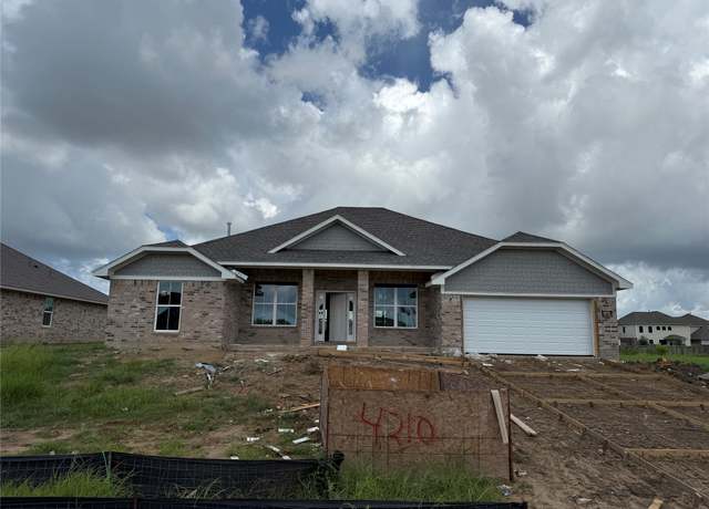 Property at 4210 Leslies Way, Dickinson, TX 77539, 4 beds, 2 baths