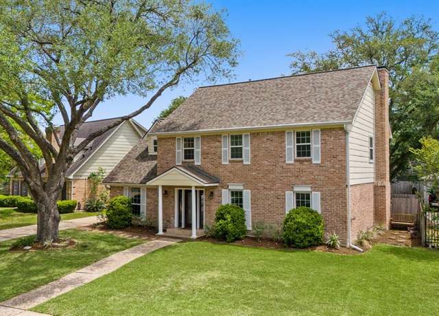 Property at 1915 Willowlake Dr, Houston, TX 77077, 4 beds, 2.5 baths