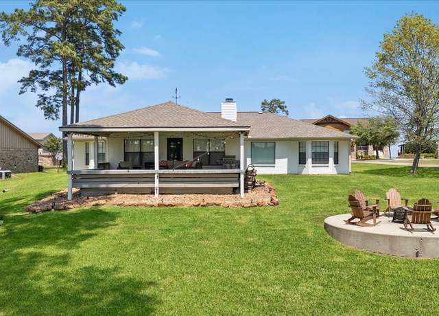 Property at 251 Bayview Dr, Brookeland, TX 75931, 4 beds, 3 baths