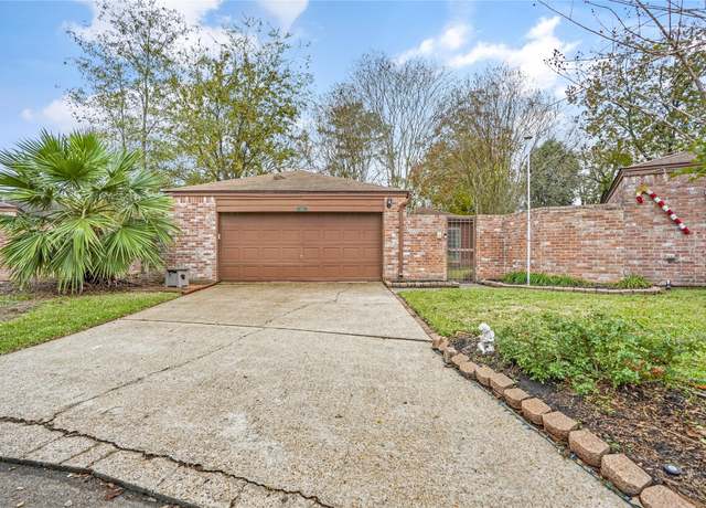 Property at 6822 Clee Ln, Spring, TX 77379, 3 beds, 2 baths