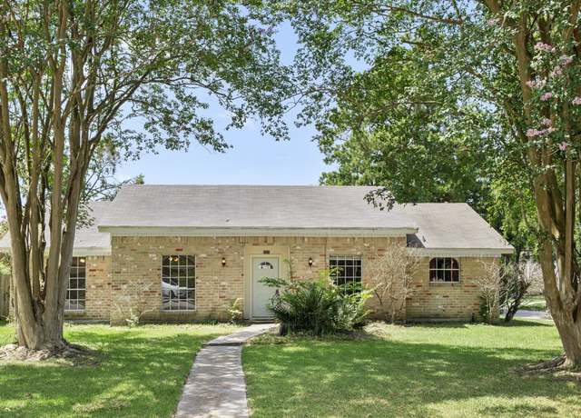 Property at 9902 Robin Ct, Conroe, TX 77385, 4 beds, 2 baths