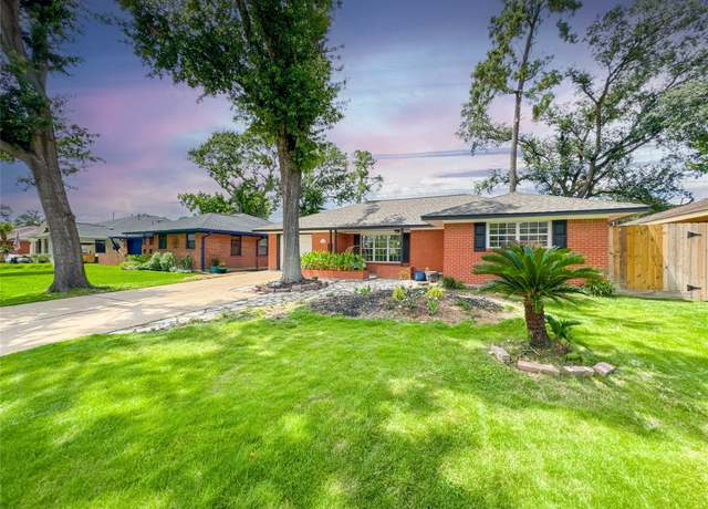 Property at 2302 Hewitt Dr, Houston, TX 77018, 3 beds, 2 baths