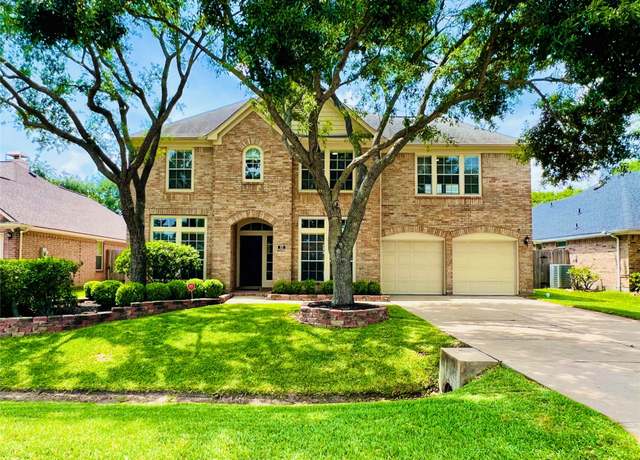 Property at 22 Crestview Trl, Houston, TX 77082, 4 beds, 2.5 baths