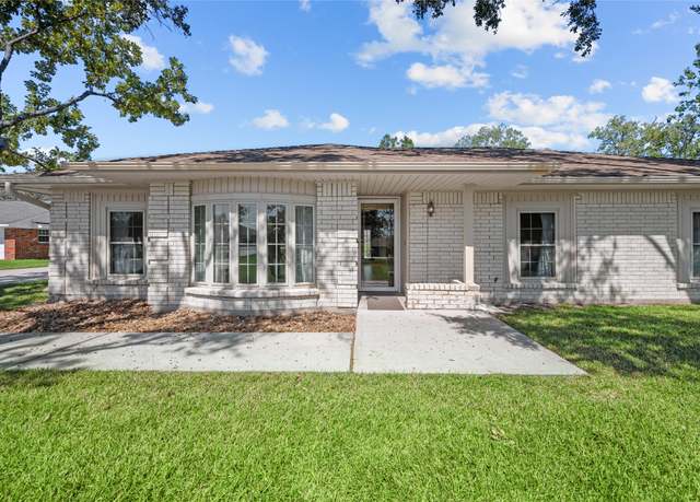 Property at 11715 Cherry Point Dr, Mont Belvieu, TX 77535, 6 beds, 3 baths