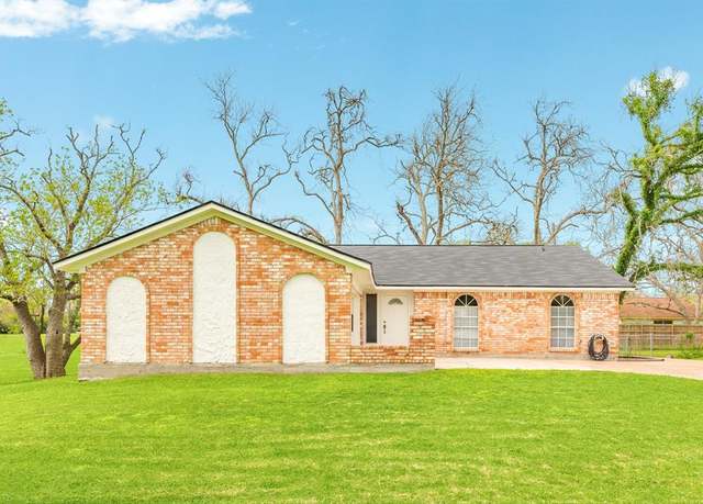 Property at 119 Old Angleton Rd, Lake Jackson, TX 77566, 3 beds, 2 baths