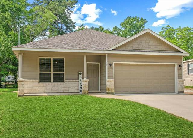 Property at 323 Watkins St, Huntsville, TX 77320, 3 beds, 2 baths