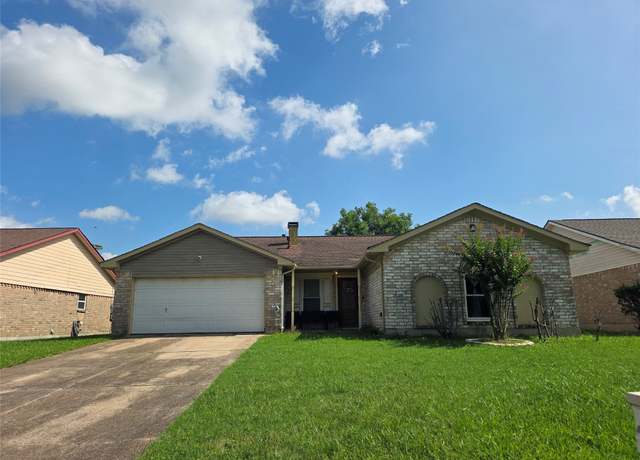 Property at 12531 La Rochelle Dr, Houston, TX 77015, 3 beds, 2 baths