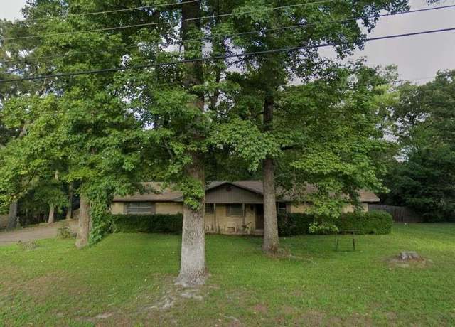Property at 2210 Peachtree St, Lufkin, TX 75901, 3 beds, 2 baths