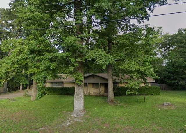 Property at 2210 Peachtree St, Lufkin, TX 75901, 3 beds, 2 baths