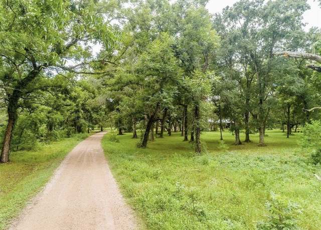 Property at 202 Jones Rd, Angleton, TX 77515