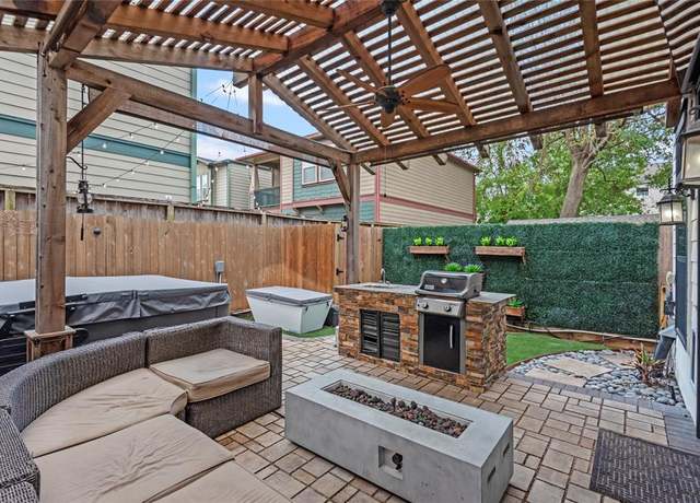 Property at 5825 Petty St, Houston, TX 77007, 4 beds, 3.5 baths