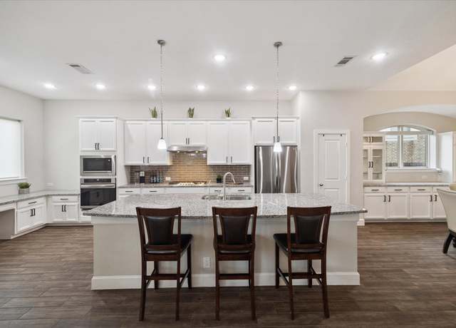 Property at 2030 Hays Ranch Dr, Richmond, TX 77469, 4 beds, 3 baths