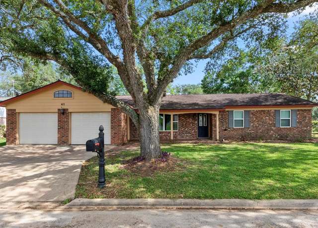 Property at 611 Dan St, East Bernard, TX 77435, 3 beds, 2 baths