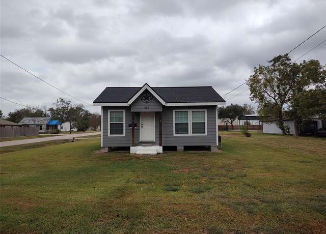 Property at 414 Avenue E, Highlands, TX 77562, 2 beds, 1 bath