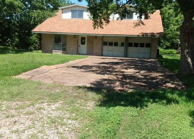 Property at 501 S Holmes St, La Porte, TX 77571, 3 beds, 2.5 baths