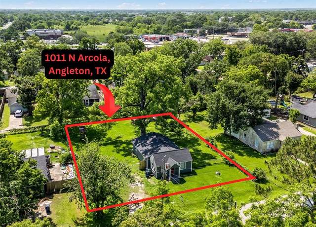 Property at 1011 N Arcola St, Angleton, TX 77515, 2 beds, 1 bath