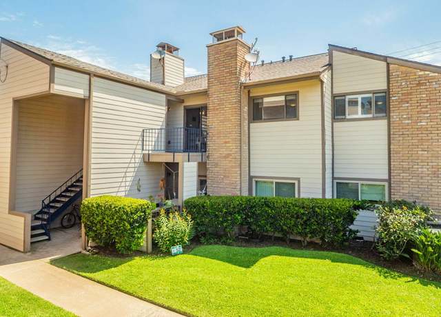 Property at 7140 N Holiday Dr, Galveston, TX 77550, 2 beds, 1.5 baths