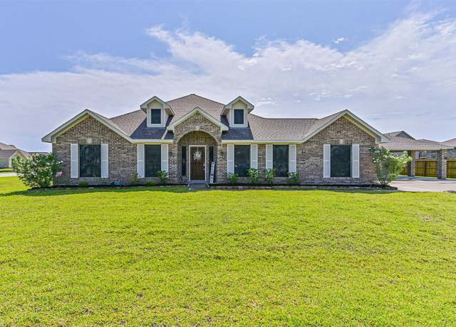 Property at 3301 Bastian Rd, Dickinson, TX 77539, 4 beds, 3 baths