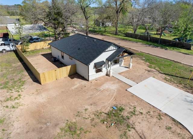 Property at 502 Tenth, Hearne, TX 77859, 3 beds, 2 baths