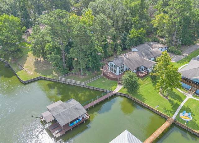 Property at 22208 Hass Pl, Huntsville, TX 77320, 4 beds, 4 baths
