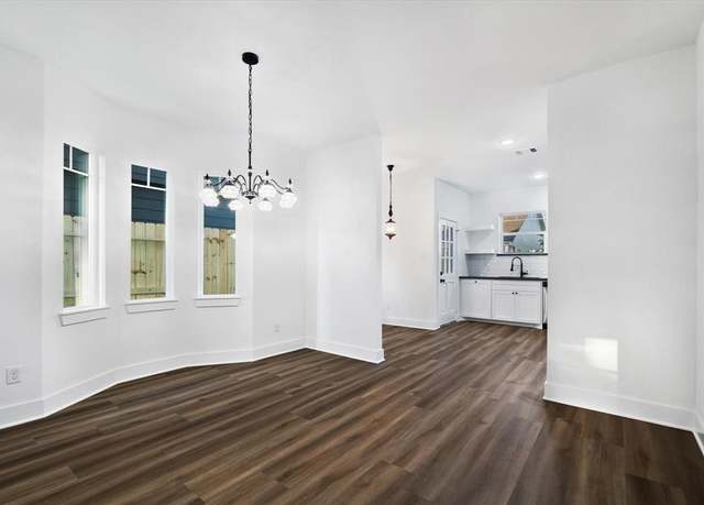 Property at 231 S Broadway St, La Porte, TX 77571, 3 beds, 2.5 baths