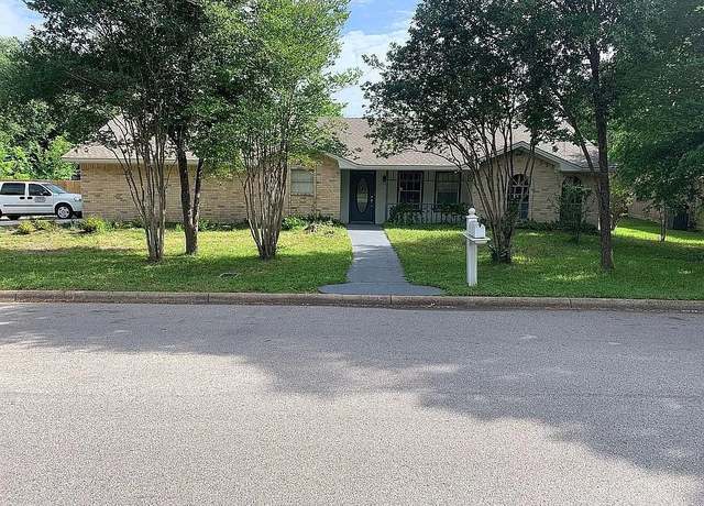 Property at 1506 Todd Trl, College Station, TX 77845, 4 beds, 2 baths