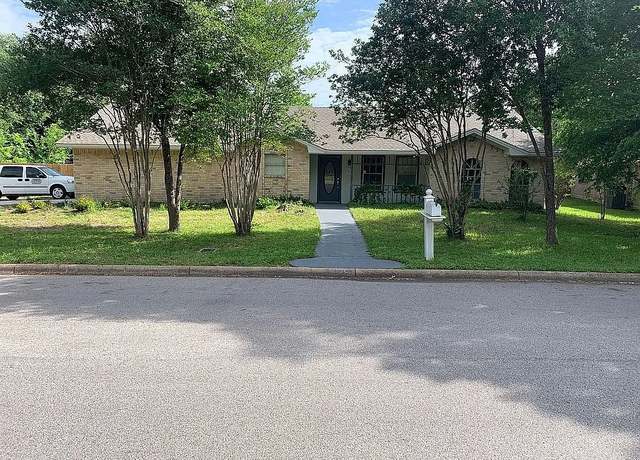 Property at 1506 Todd Trl, College Station, TX 77845, 4 beds, 2 baths