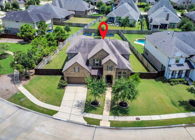 Property at 9934 Hubble Dr, Iowa Colony, TX 77583, 4 beds, 3.5 baths