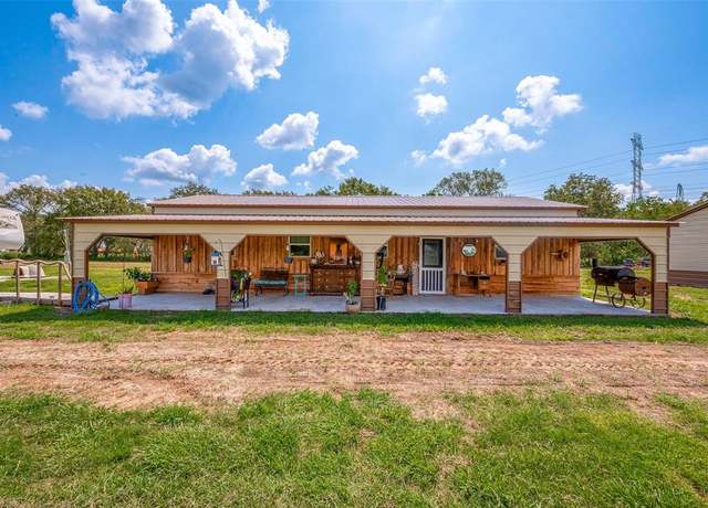 Property at 2080 Avenue J St, Boling, TX 77420, 3 beds, 2 baths