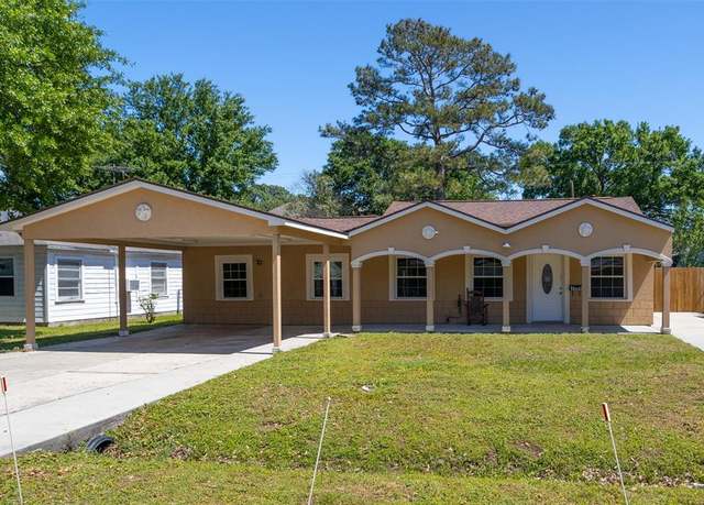 Property at 1306 Zora St, Houston, TX 77055, 3 beds, 2 baths