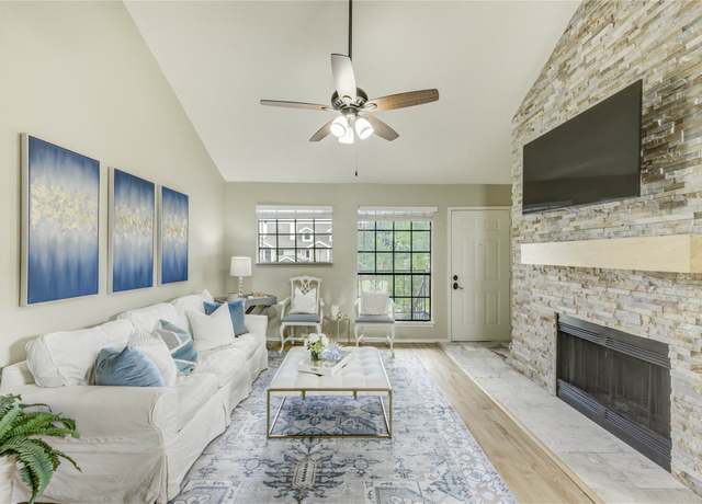 Property at 4900 Floyd St #15, Houston, TX 77007, 2 beds, 1 bath