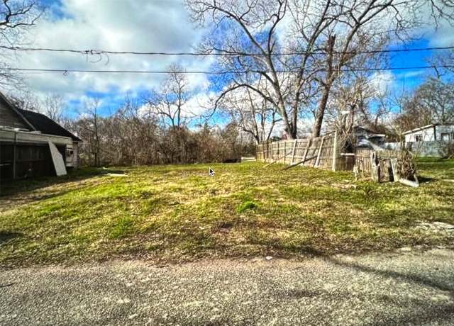 Property at 120 6th St, Rosenberg, TX 77469