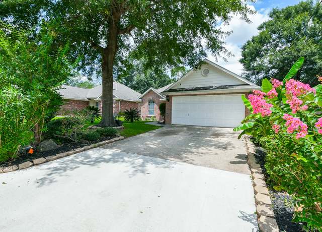 Property at 1717 Tyler St, Conroe, TX 77301, 3 beds, 2 baths
