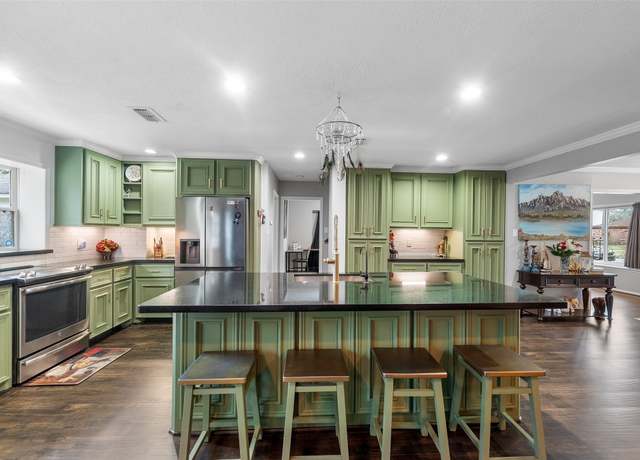 Property at 5923 Old Lodge Dr, Houston, TX 77066, 4 beds, 2.5 baths