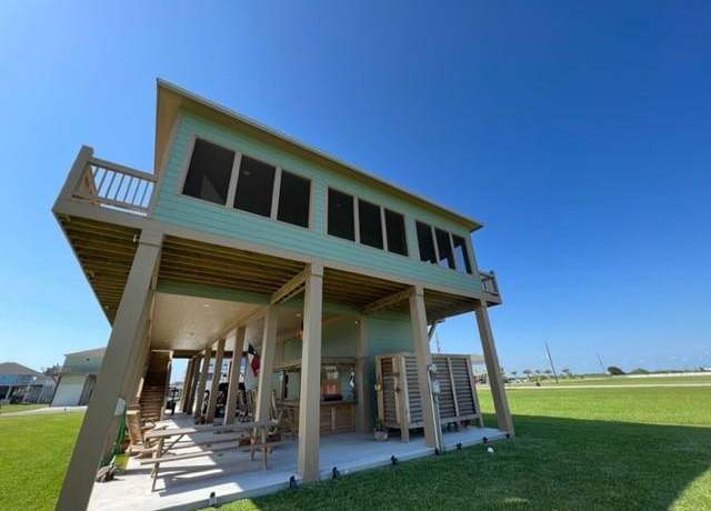 Property at 1150 Waterview Ln, Crystal City, TX 77650, 3 beds, 2 baths