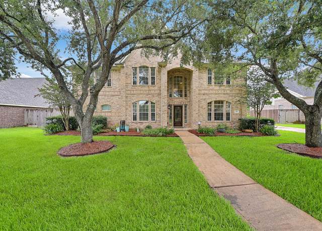 Property at 705 High Ridge Dr, Friendswood, TX 77546, 5 beds, 3.5 baths