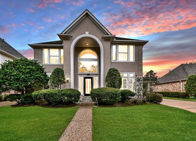 Property at 426 Lakeside Blvd E, Sugar Land, TX 77478, 4 beds, 3.5 baths