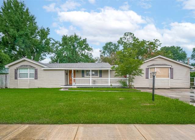 Property at 4610 Brinkman St, Houston, TX 77018, 3 beds, 2 baths