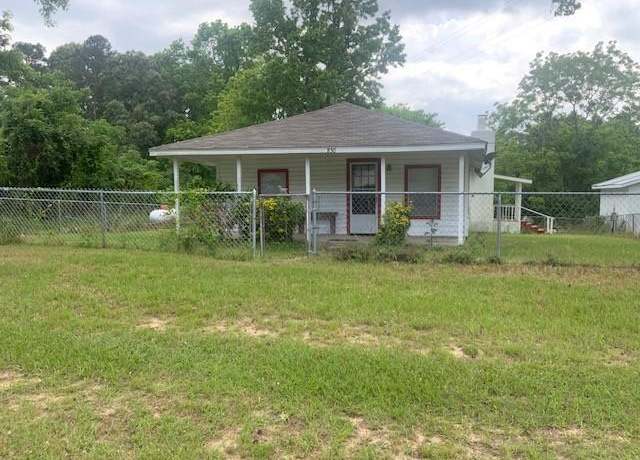 Property at 850 Slade St, Coldspring, TX 77331, 3 beds, 1 bath