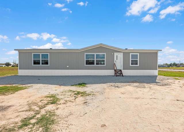 Property at 912 Anna Ln, Sealy, TX 77474, 3 beds, 2 baths