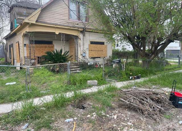 Property at 2005 Cochran St, Houston, TX 77009