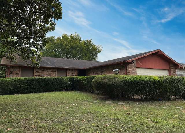 Property at 15803 Lenclaire Dr, Houston, TX 77053, 3 beds, 2 baths