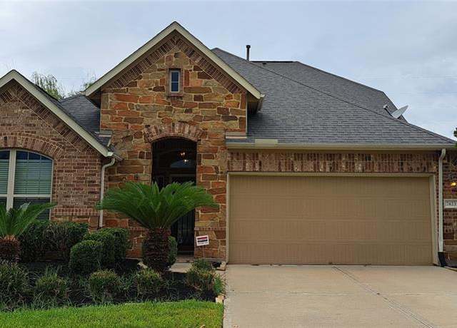 Property at 7423 Summer Night Ln, Rosenberg, TX 77469, 4 beds, 3 baths