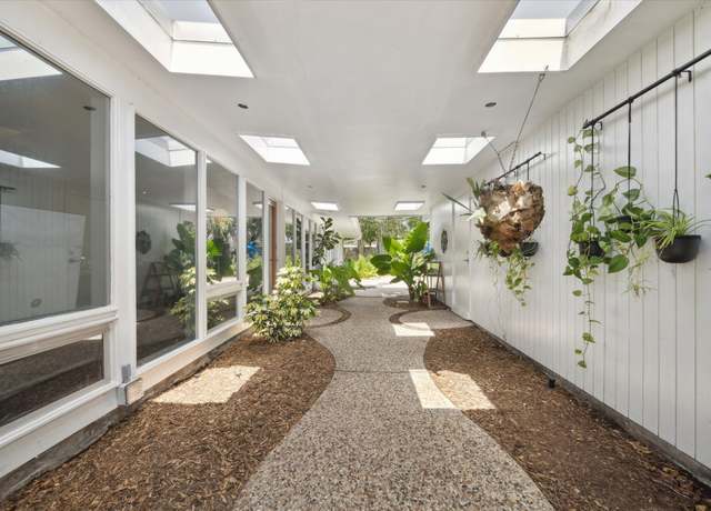Property at 1306 Harbor Vw, Galveston, TX 77551, 3 beds, 2.5 baths