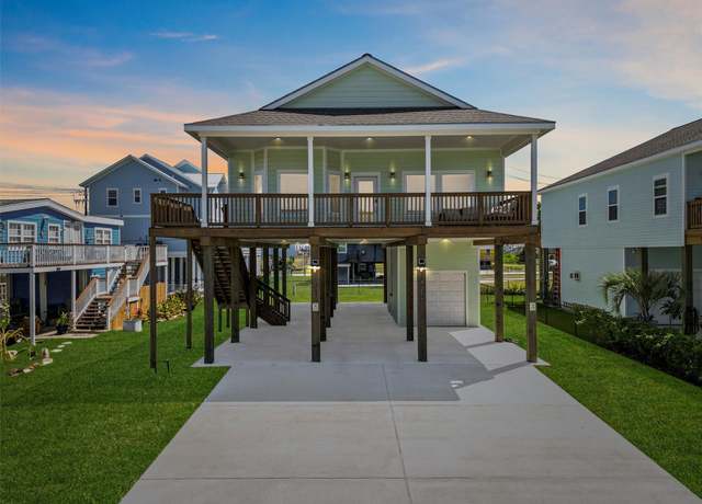 Property at 4217 Reeves Dr, Galveston, TX 77554, 3 beds, 2 baths