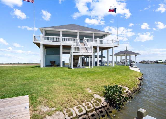 Property at 1301 Lagoon Dr, Crystal Beach, TX 77650, 3 beds, 2 baths