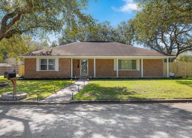 Property at 617 Melody Ln, Eagle Lake, TX 77434, 3 beds, 2.5 baths
