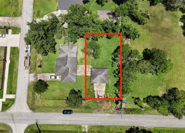 Property at 8106 Snowden St, Houston, TX 77028
